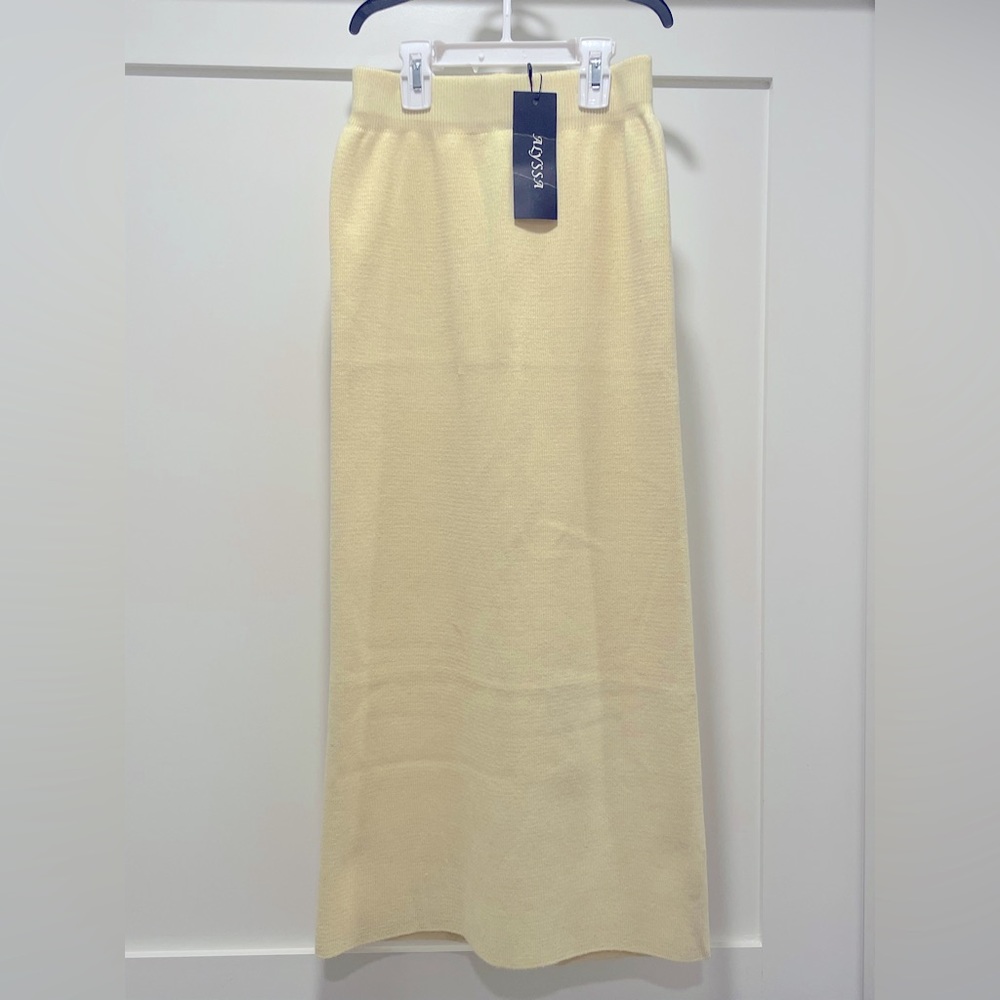 Women’s Pencil Skirt. Size Large. NWT